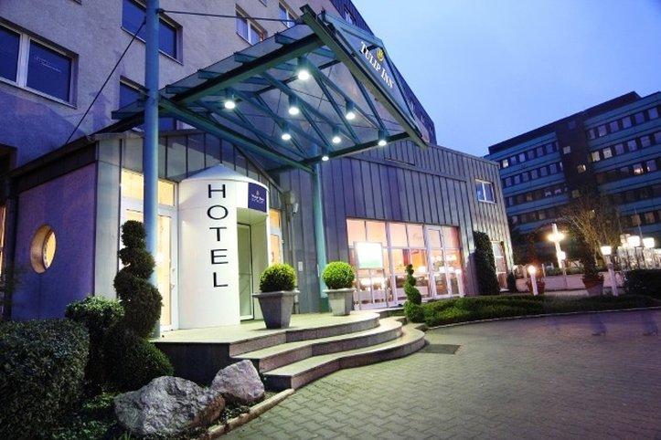 Ramada By Wyndham Bottrop City المظهر الخارجي الصورة