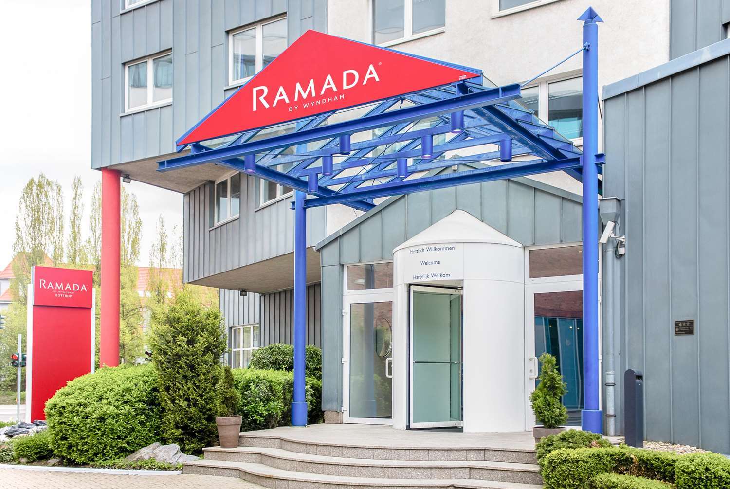 Ramada By Wyndham Bottrop City المظهر الخارجي الصورة